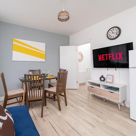 Modern 2 Bed East London Home By Rebby Properties Sleeps 5 Near Canning Town Station Esterno foto