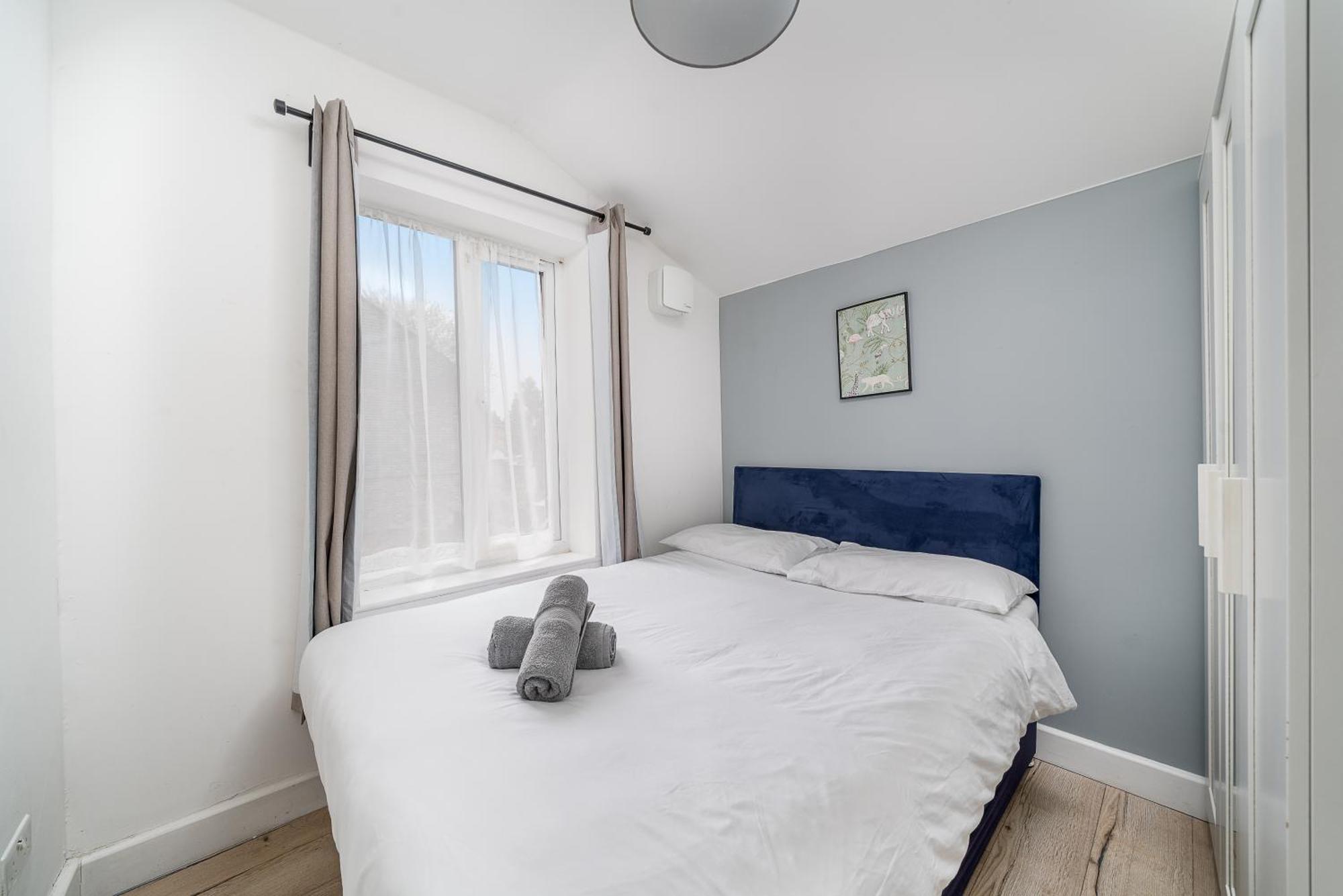 Modern 2 Bed East London Home By Rebby Properties Sleeps 5 Near Canning Town Station Esterno foto